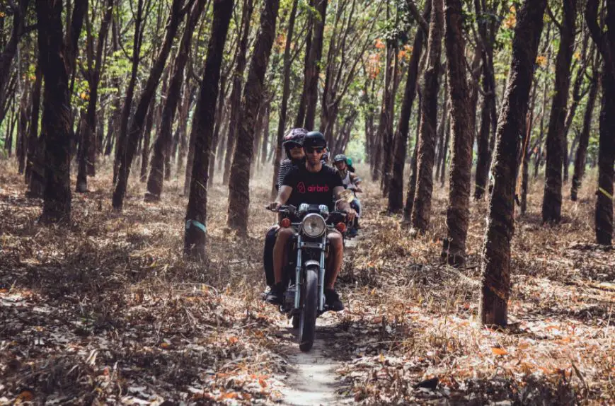 a trip to the Cu Chi Tunnels, Complete Route Guide to Visiting the Cu Chi Tunnels, Best Route to the Cu Chi Tunnels, bikes to reach this Cu Chi Tunnels