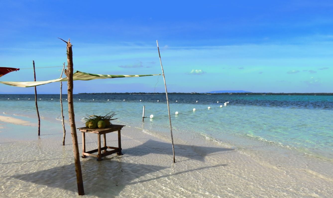 best islands to visit in the Philippines on summer holidays, Philippine summer vacation