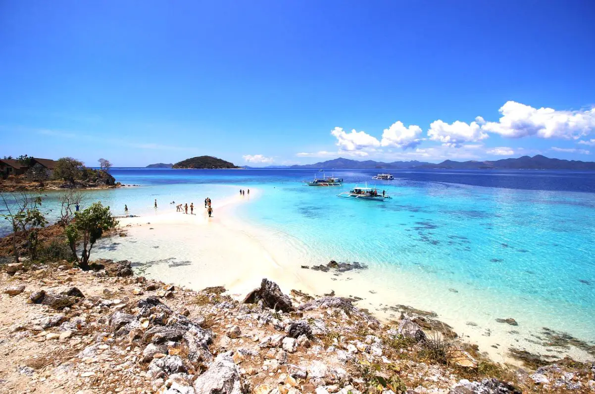 best islands to visit in the Philippines on summer holidays, Philippine summer vacation, top 10 islands in the Philippinesto visit in summer,most popular islands in the Philippines to visit in summer for tourists