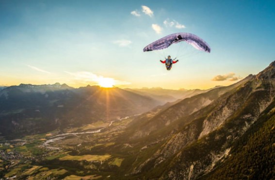 list of 10 exciting places in the world for paragliding, beginner spots for paragliding in the world, top paragliding places in the world, best paragliding places in the world, famous place in World for paragliding