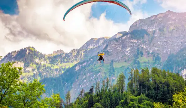 Paragliding in Lauterbrunnen, Switzerland, cheapest paragliding in Switzerland, famous place in Switzerland for paragliding, popular paragliding in Switzerland, best paragliding place in Switzerland