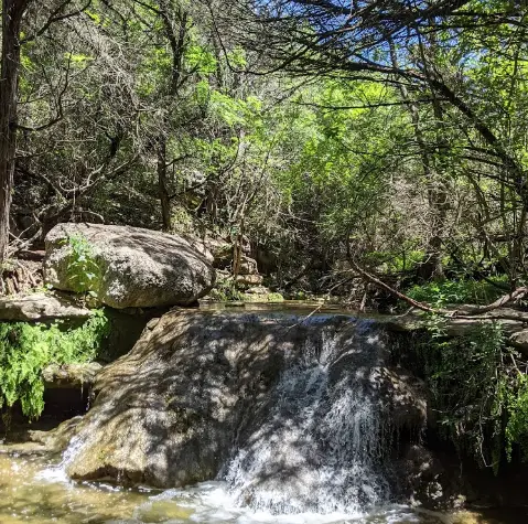 River Place Nature Trail waterfalls in the Austin area,secret waterfalls in Austin,hiking and waterfalls in Austin,parks in Austin with waterfalls,waterfalls in northern Austin,state parks in Austin with waterfalls