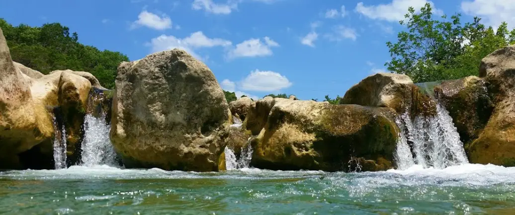 Sculpture Falls waterfalls in the Austin area,secret waterfalls in Austin,hiking and waterfalls in Austin,parks in Austin with waterfalls,waterfalls in northern Austin,state parks in Austin with waterfalls