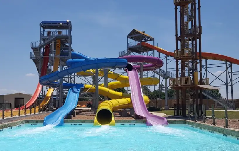 Splash Dayz best water park in Dallas,water park in Dallas indoor,house with a water park in Dallas,indoor water park in Dallas fort worth area epic water park in Dallas, texas