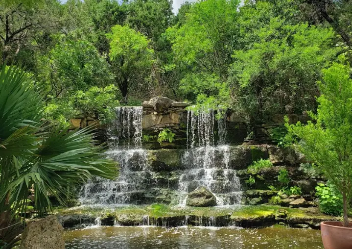 Zilker Botanical Garden waterfalls hikes Austin,waterfalls around Austin texas,waterfalls in the Austin area,secret waterfalls in Austin,hiking and waterfalls in Austin,parks in Austin with waterfalls,waterfalls in northern Austin,state parks in Austin with waterfalls