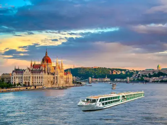 best activity in Budapest to enjoy, top fun things to do in Budapest, top activities in Budapest, exciting thing to do in Budapest, fun activity to do in Budapest, must-try thing to do in Budapest,