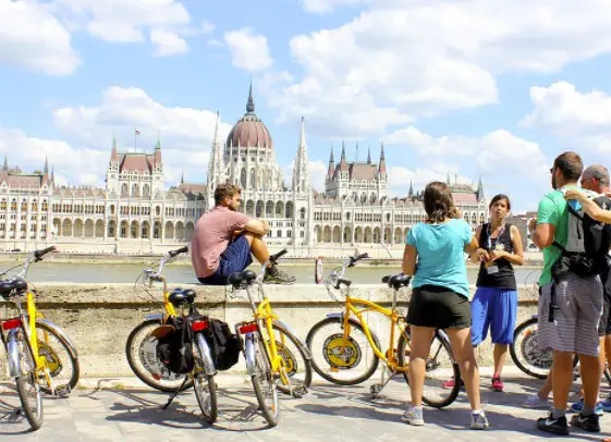 best activity in Budapest to enjoy, top fun things to do in Budapest, top activities in Budapest, exciting thing to do in Budapest, fun activity to do in Budapest, must-try thing to do in Budapest,