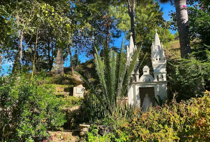 public parks and gardens in Mexico City,Bosque de Chapultepec park in Mexico,top-rated public park in Mexico,man-made park in Mexico,popular botanical gardens in Mexico City