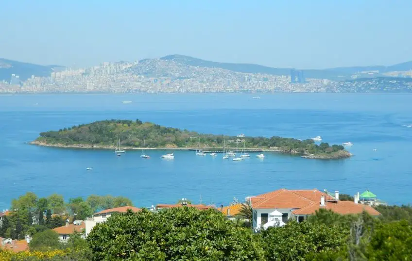 Kaşık Island