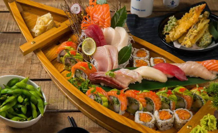 exciting sushi restaurants in Toronto, list of 10 sushi spots in Toronto, Ontario, sushi bar in Toronto, Canada