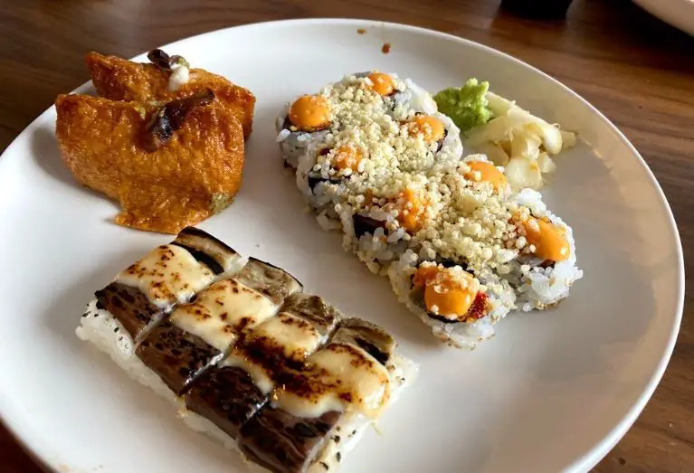 exciting sushi restaurants in Toronto, list of 10 sushi spots in Toronto, Ontario, sushi bar in Toronto, Canada