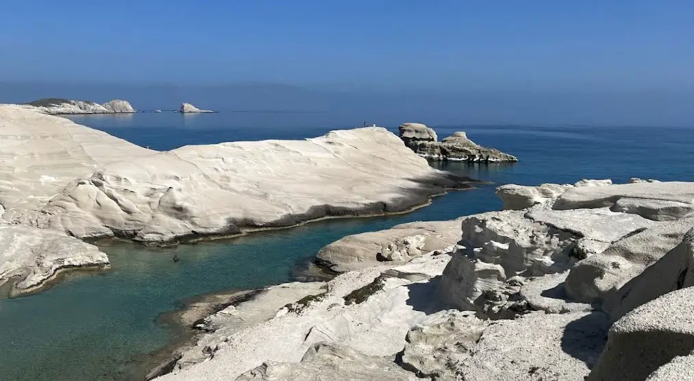 Sarakiniko beach