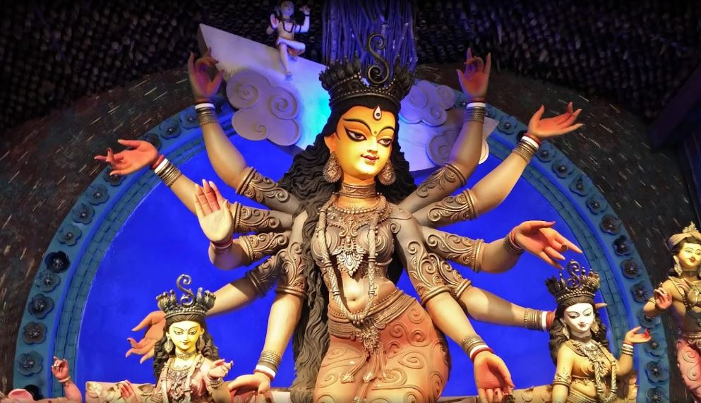 Durga Puja festival, places to visit in Kolkata, celebrate Durga Puja, Durga Puja celebrations, popular pandals in Kolkata, visit this Durga Puja pandal, Sreebhumi Durga Puja, Sreebhumi Durga Puja Pandal, best Durga puja pandal, pandal hopping, festival in Kolkata, Durga Puja festival