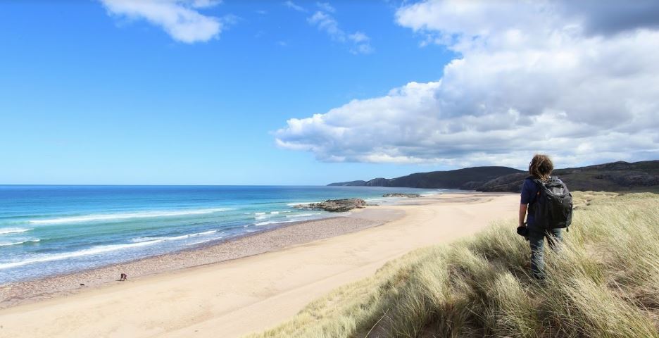 best and most beautiful beaches in scotland, spectacular beaches in scotland, white sand beaches scotland, best family beaches in scotland, best beaches in scotland near edinburg, scotland beach holiday, best beaches near glasgow, coastal holiday cottages scotland, silver sands lossiemouth 