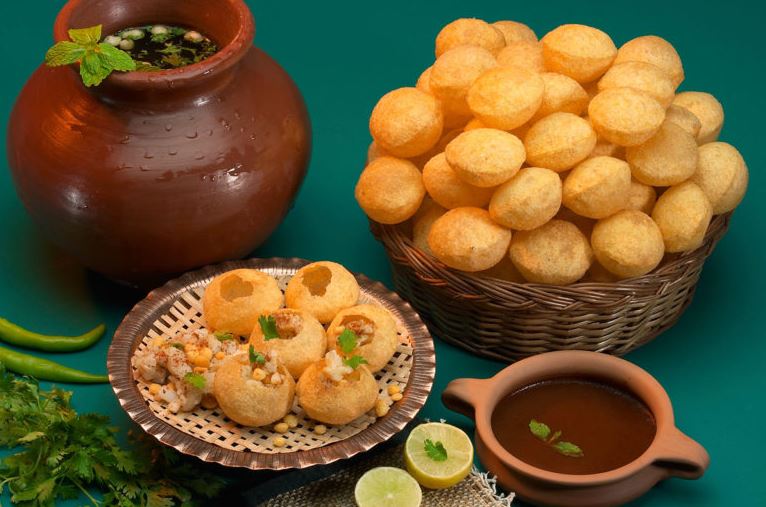 traditional food of Kolkata, famous foods in Kolkata, Foods to Try in Kolkata, traditional Bengali food in Kolkata, Bengali sweets, Bengali dishes, Bengali food, Bengali cuisine, famous food of bengal, sweet of Kolkata, street food in Kolkata, Kolkata famous food , visit to Kolkata, tour to West bengal