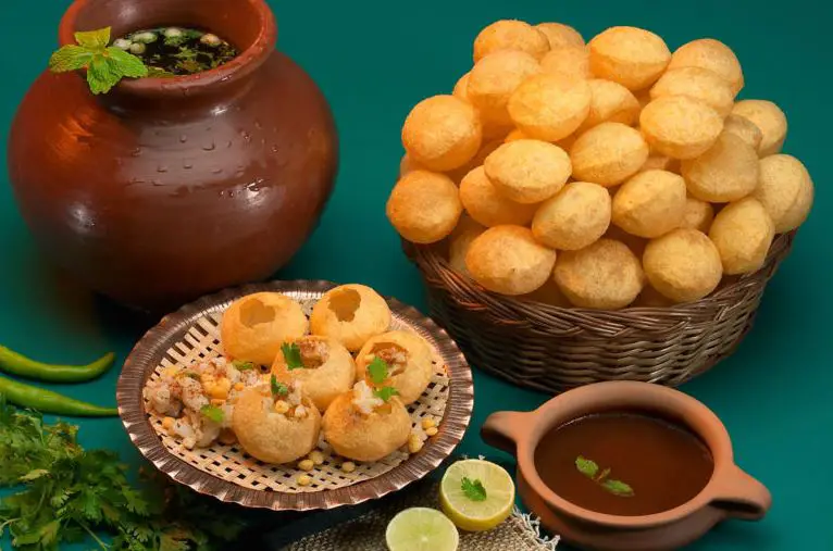 traditional food of Kolkata, famous foods in Kolkata, Foods to Try in Kolkata, traditional Bengali food in Kolkata, Bengali sweets, Bengali dishes, Bengali food, Bengali cuisine, famous food of bengal, sweet of Kolkata, street food in Kolkata, Kolkata famous food , visit to Kolkata, tour to West bengal