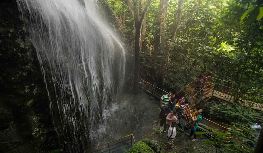 places to visit near Munnar, Munnar famous places, top attractions in Munnar